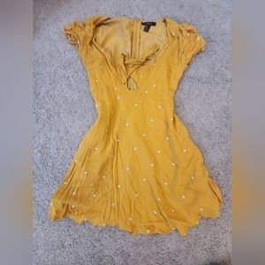 Yellow sweetheart short dress